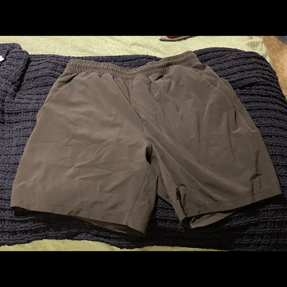 Men’s Lululemon Lined Shorts 7’ inch black